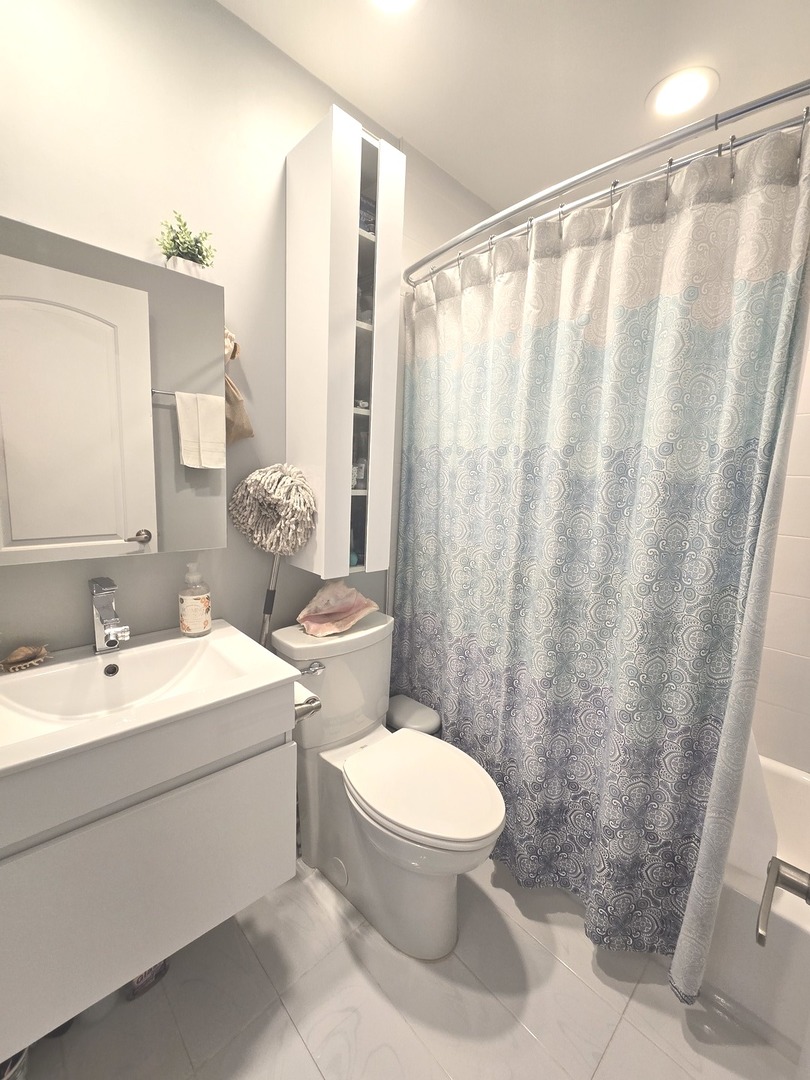 2920 N HARLEM Avenue #4B, Elmwood Park, IL 60707