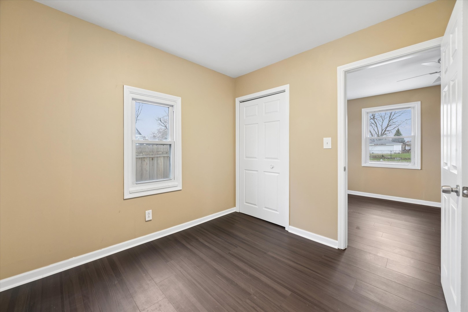 557 Howard Avenue, Aurora, IL 60506