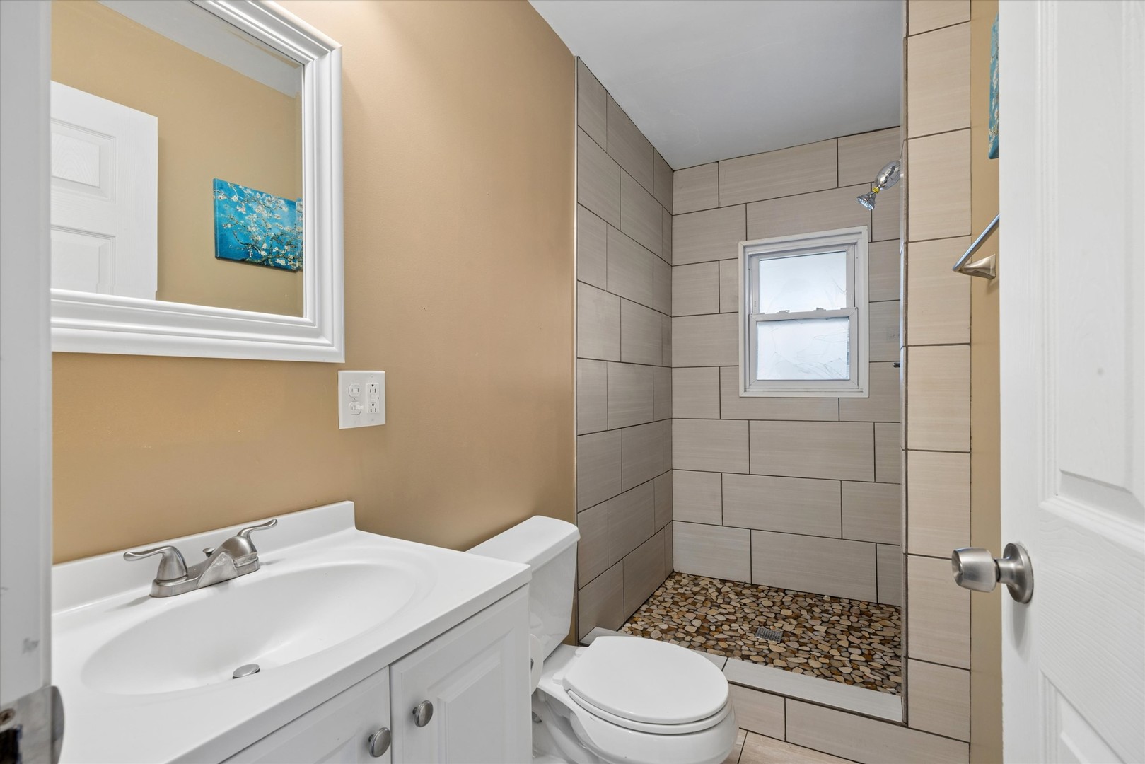 557 Howard Avenue, Aurora, IL 60506