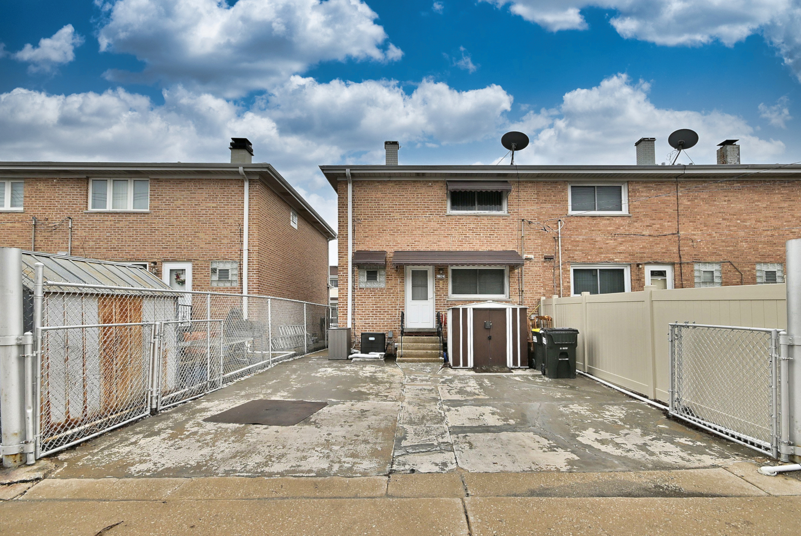 9824 Garden Court, Schiller Park, IL 60176