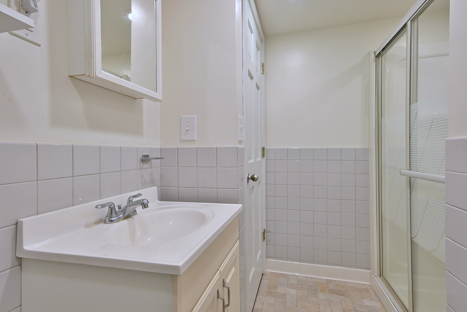 9824 Garden Court, Schiller Park, IL 60176