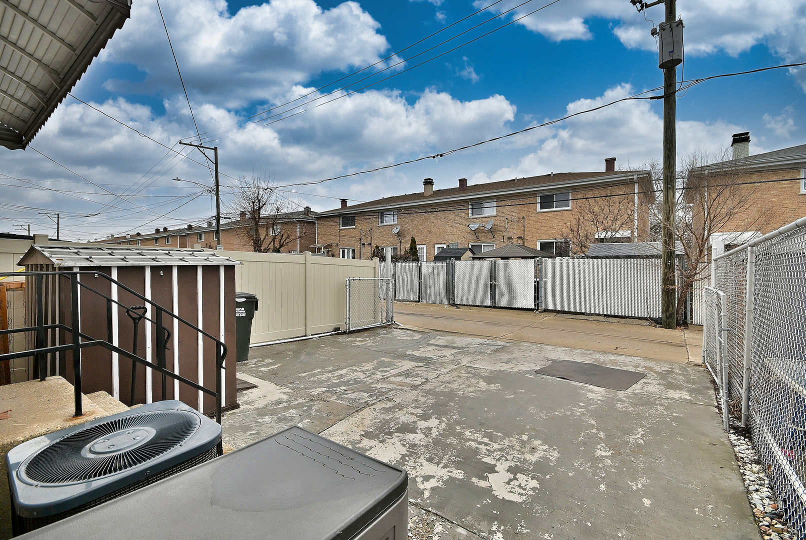 9824 Garden Court, Schiller Park, IL 60176