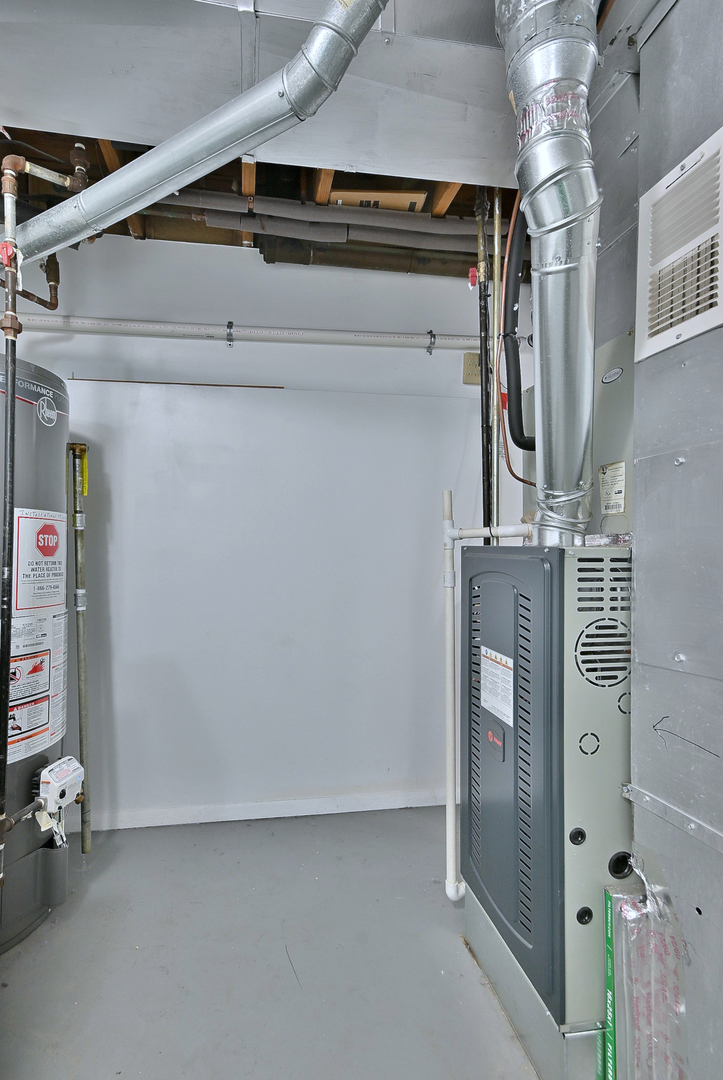 9824 Garden Court, Schiller Park, IL 60176