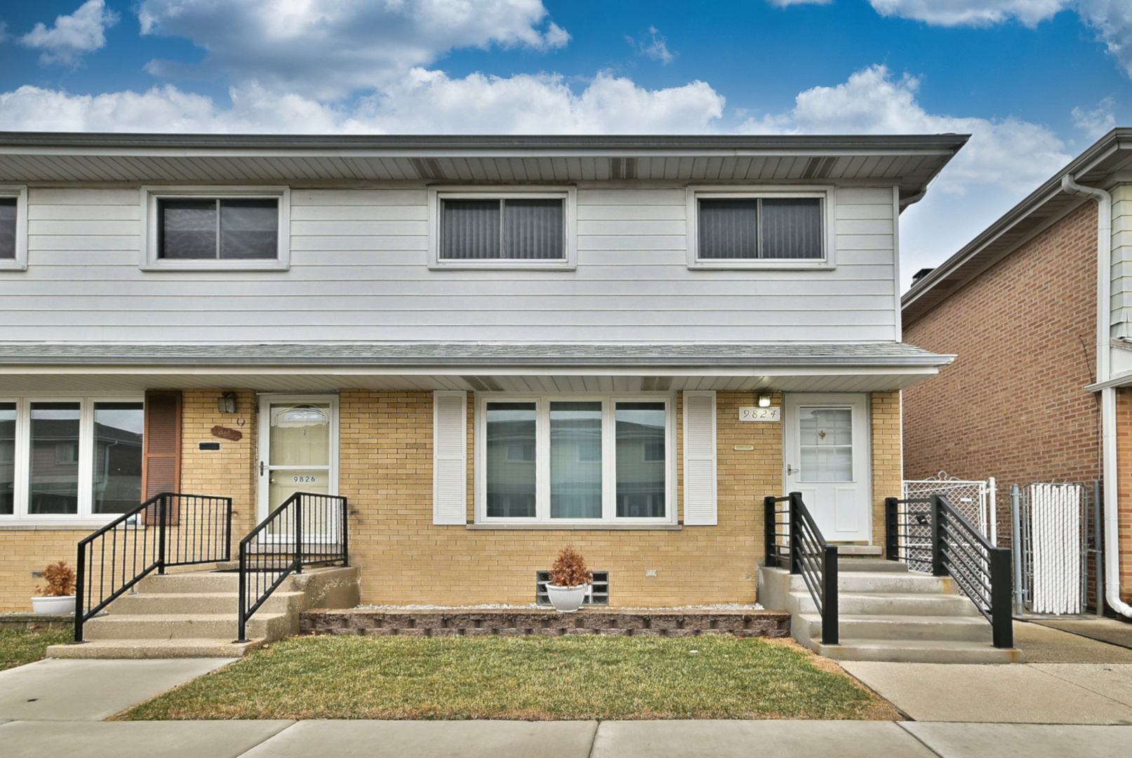 9824 Garden Court, Schiller Park, IL 60176