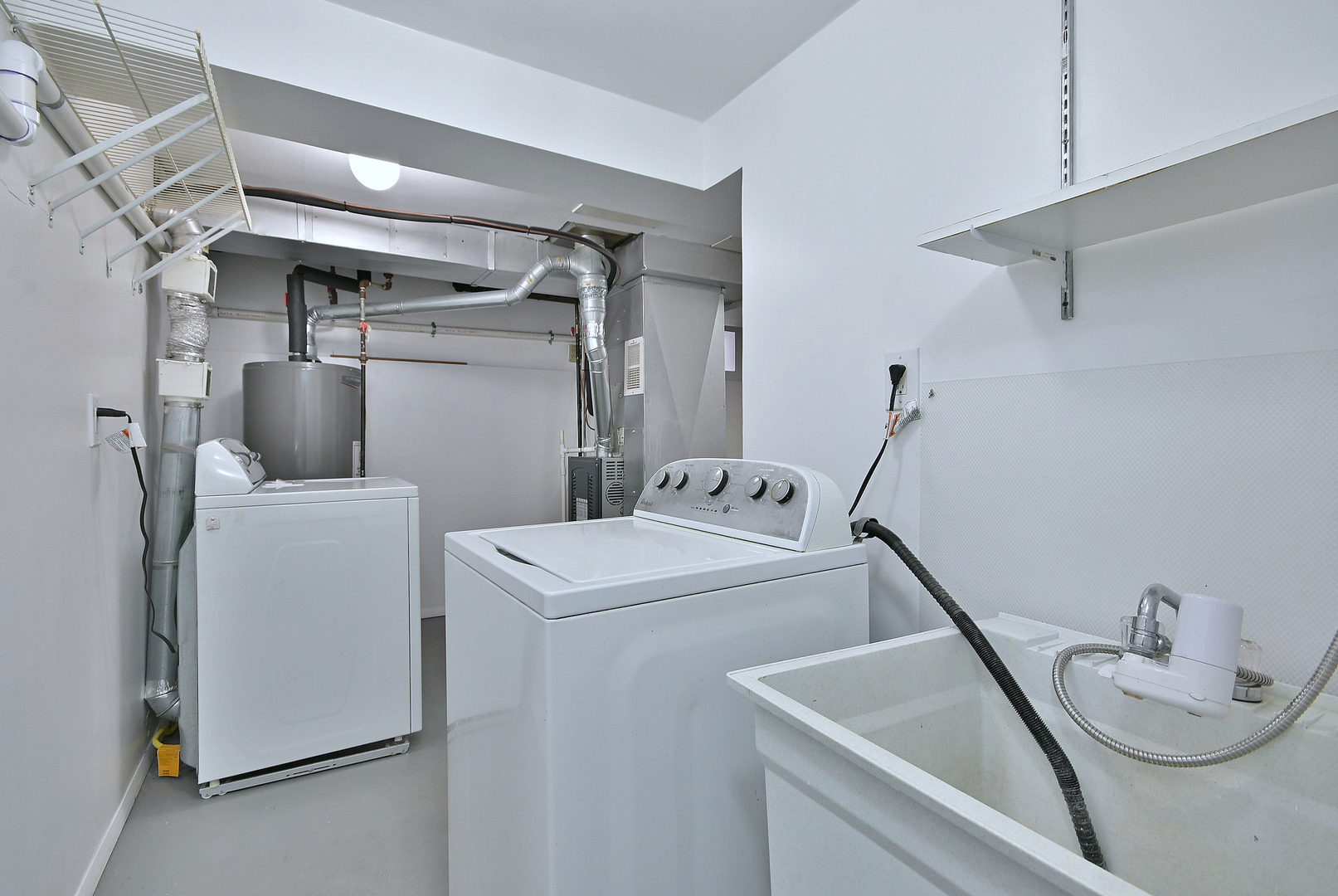 9824 Garden Court, Schiller Park, IL 60176