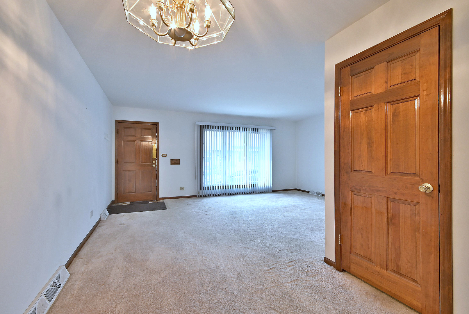 9824 Garden Court, Schiller Park, IL 60176