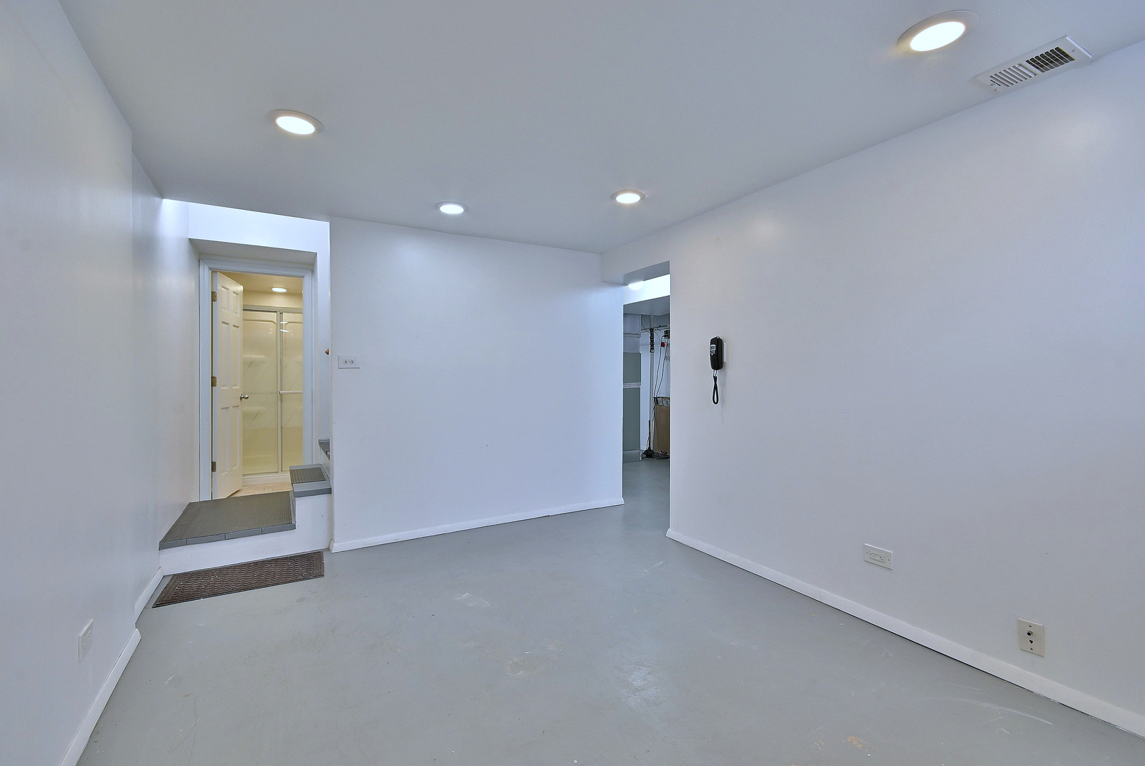 9824 Garden Court, Schiller Park, IL 60176