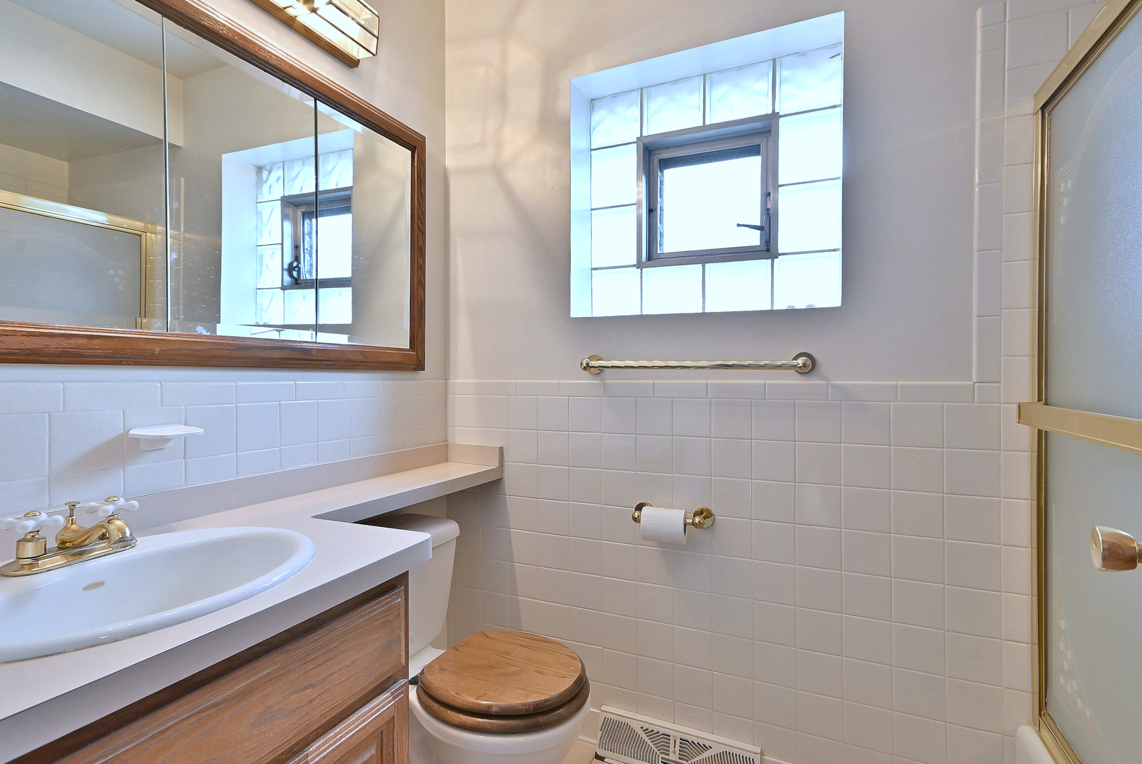 9824 Garden Court, Schiller Park, IL 60176