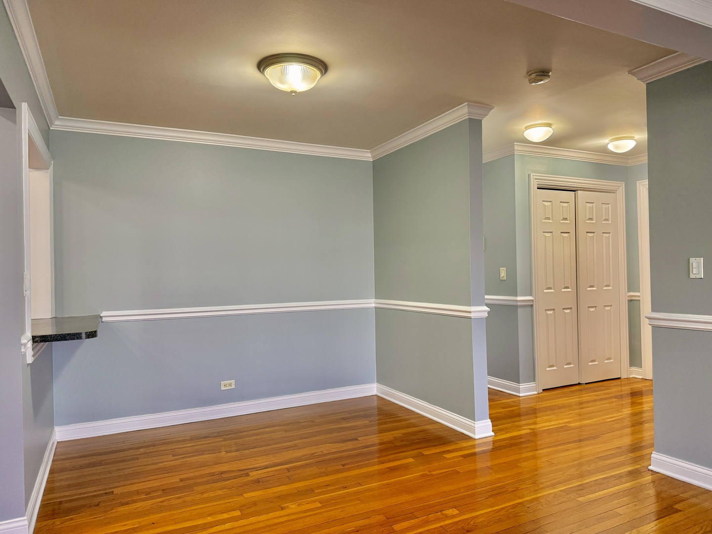 9561 Dee Road #107G, Des Plaines, IL 60016