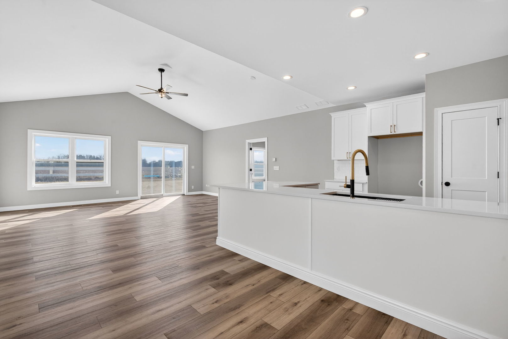 1165 Farmstone Drive, Diamond, IL 60416