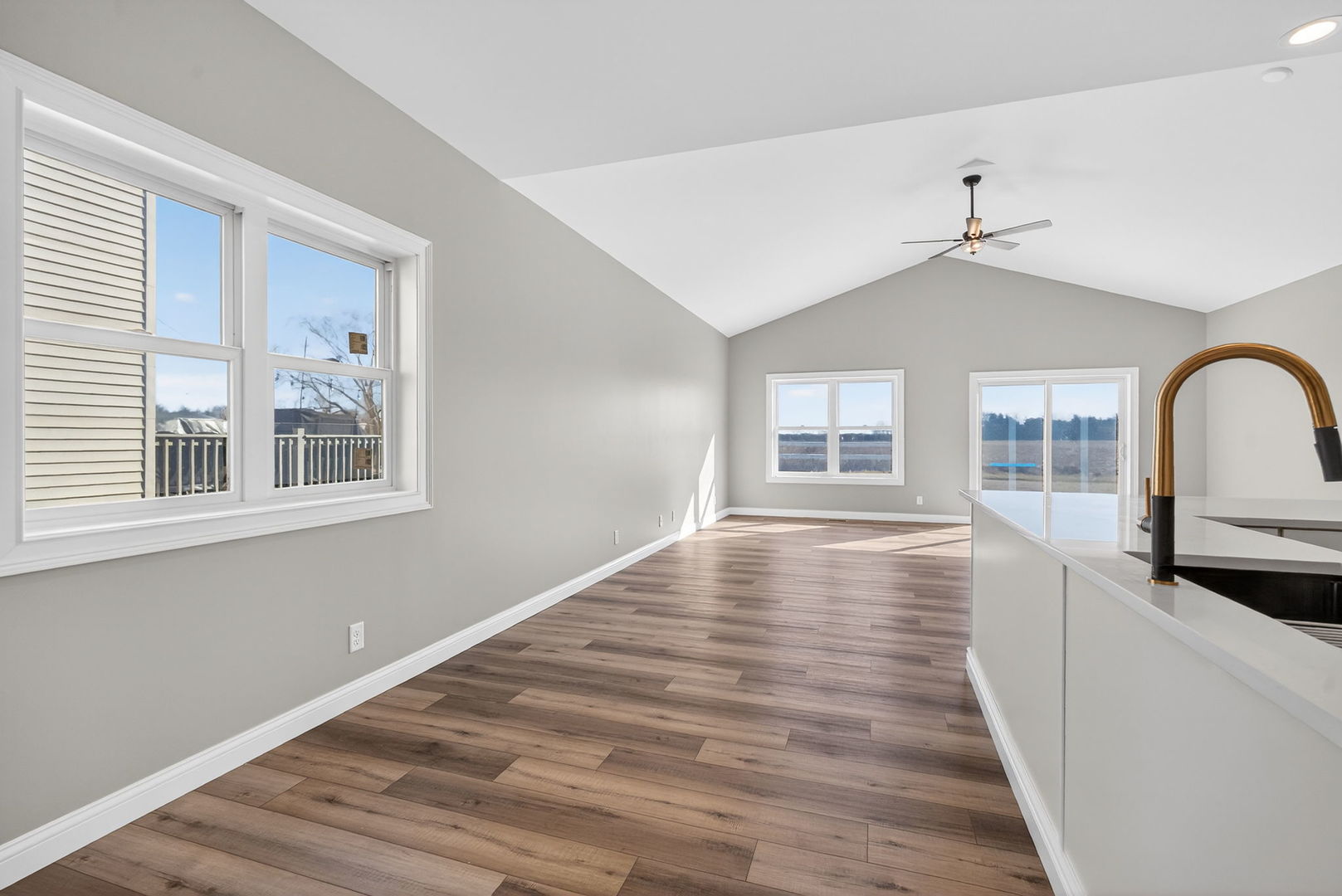 1165 Farmstone Drive, Diamond, IL 60416