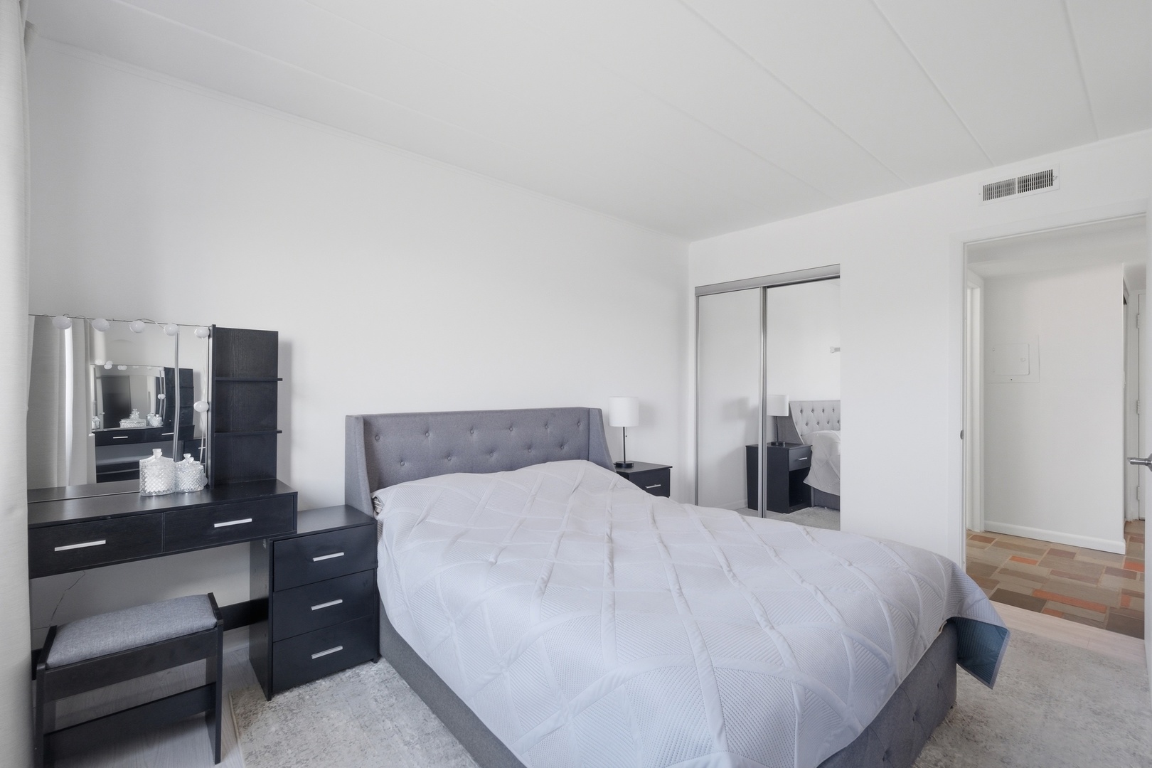 100 Deborah Lane #B26, Wheeling, IL 60090