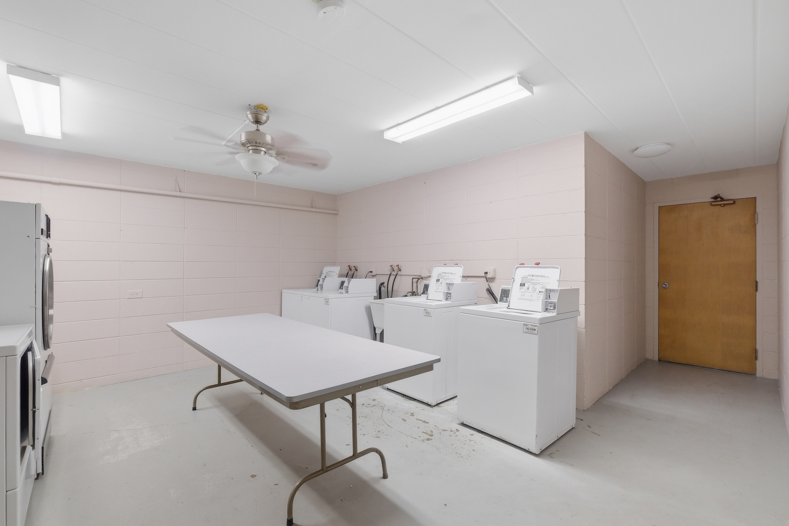 100 Deborah Lane #B26, Wheeling, IL 60090