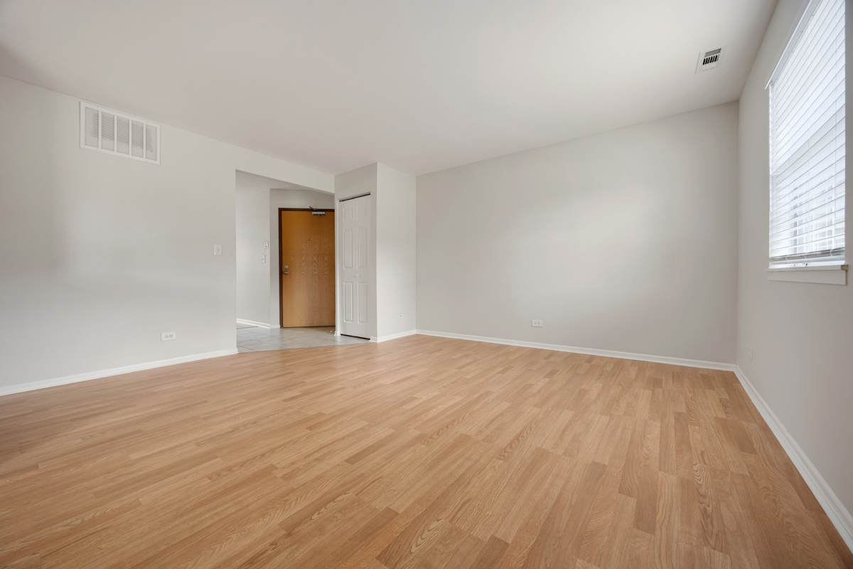 Streamwood, IL 60107