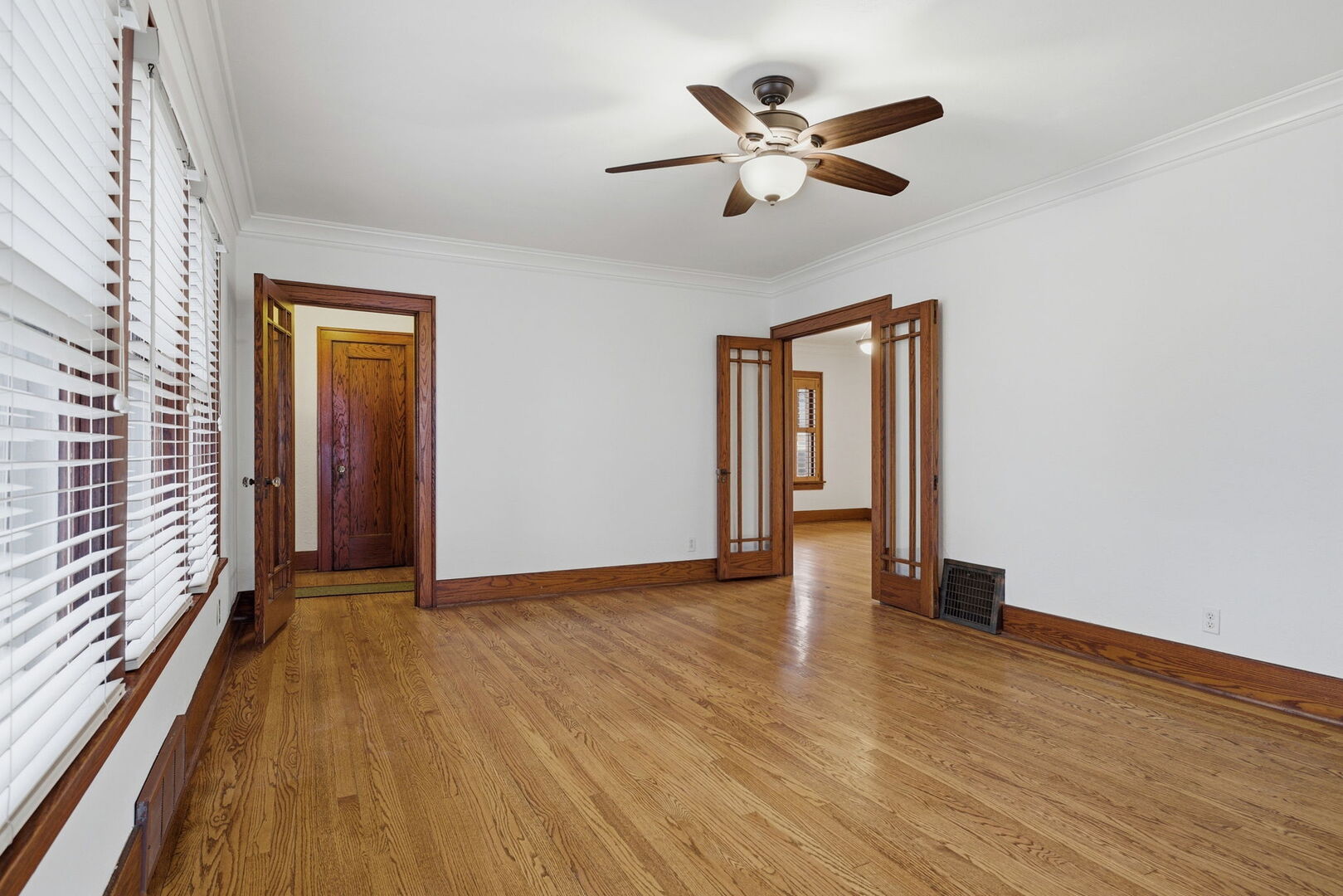 111 Oak Street, Frankfort, IL 60423