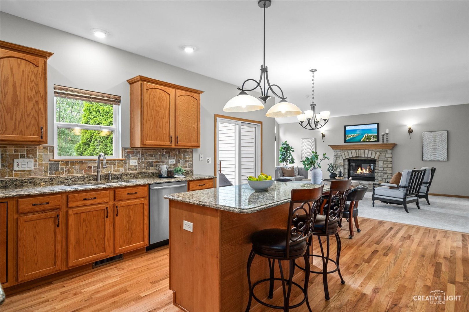 404 Kent Court, Oswego, IL 60543