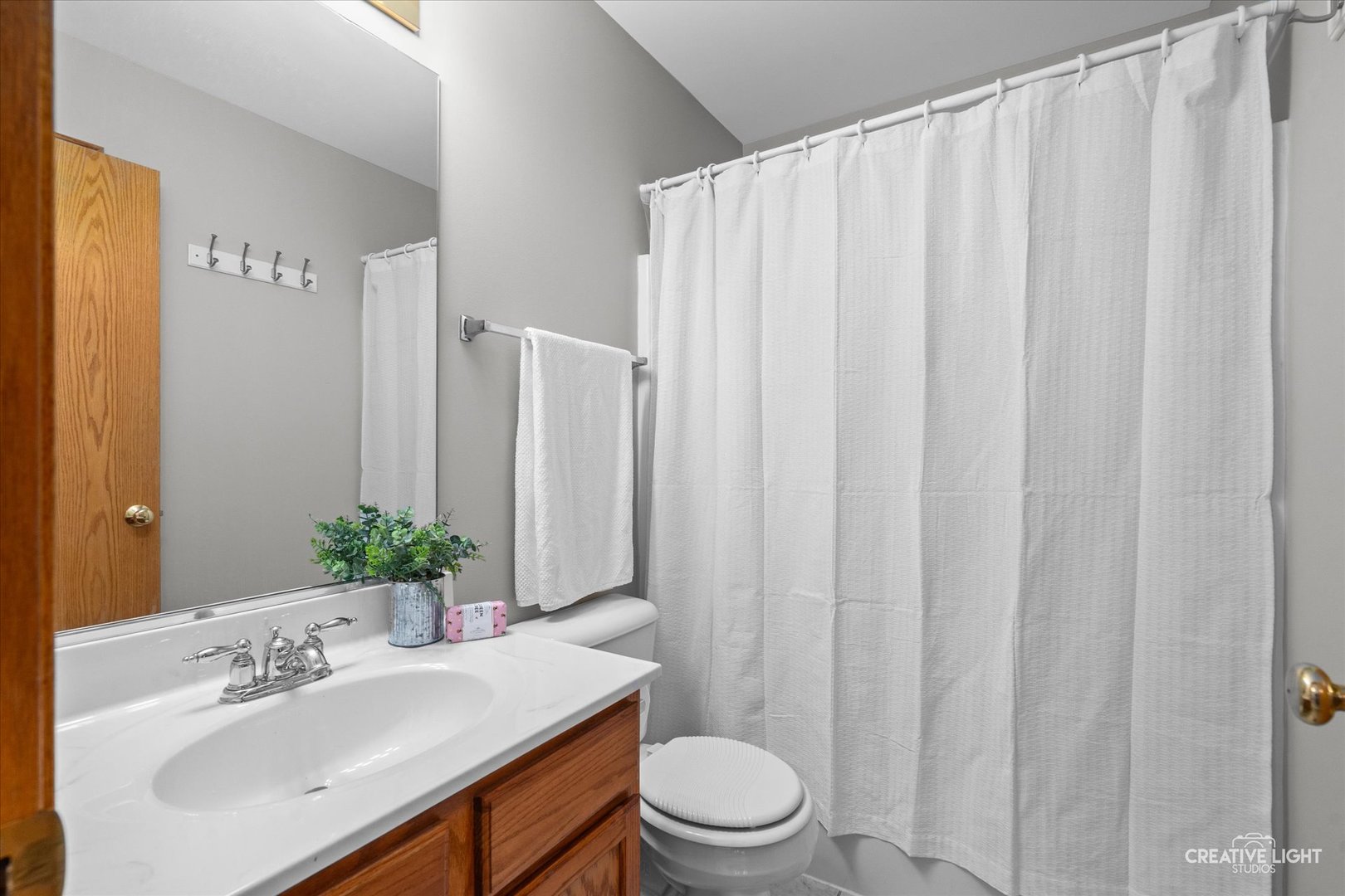 404 Kent Court, Oswego, IL 60543