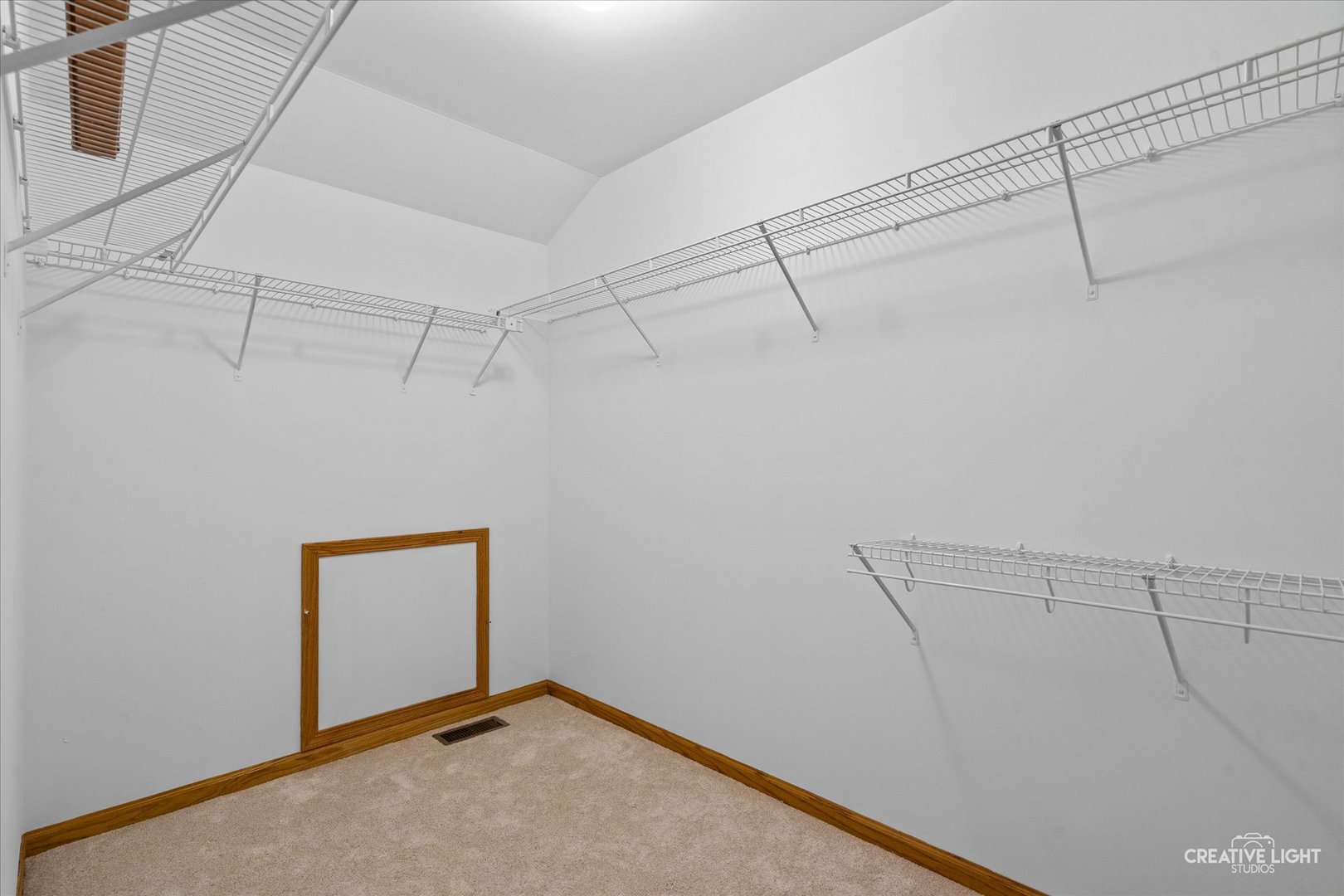 404 Kent Court, Oswego, IL 60543