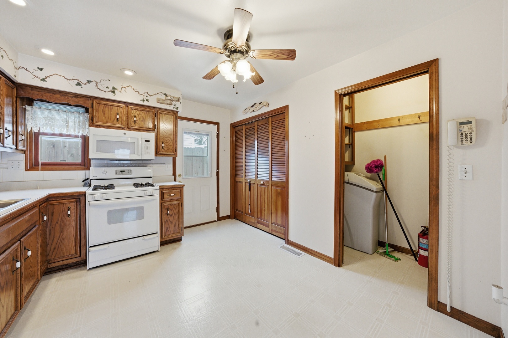 1507 Dellmar Avenue, Joliet, IL 60435