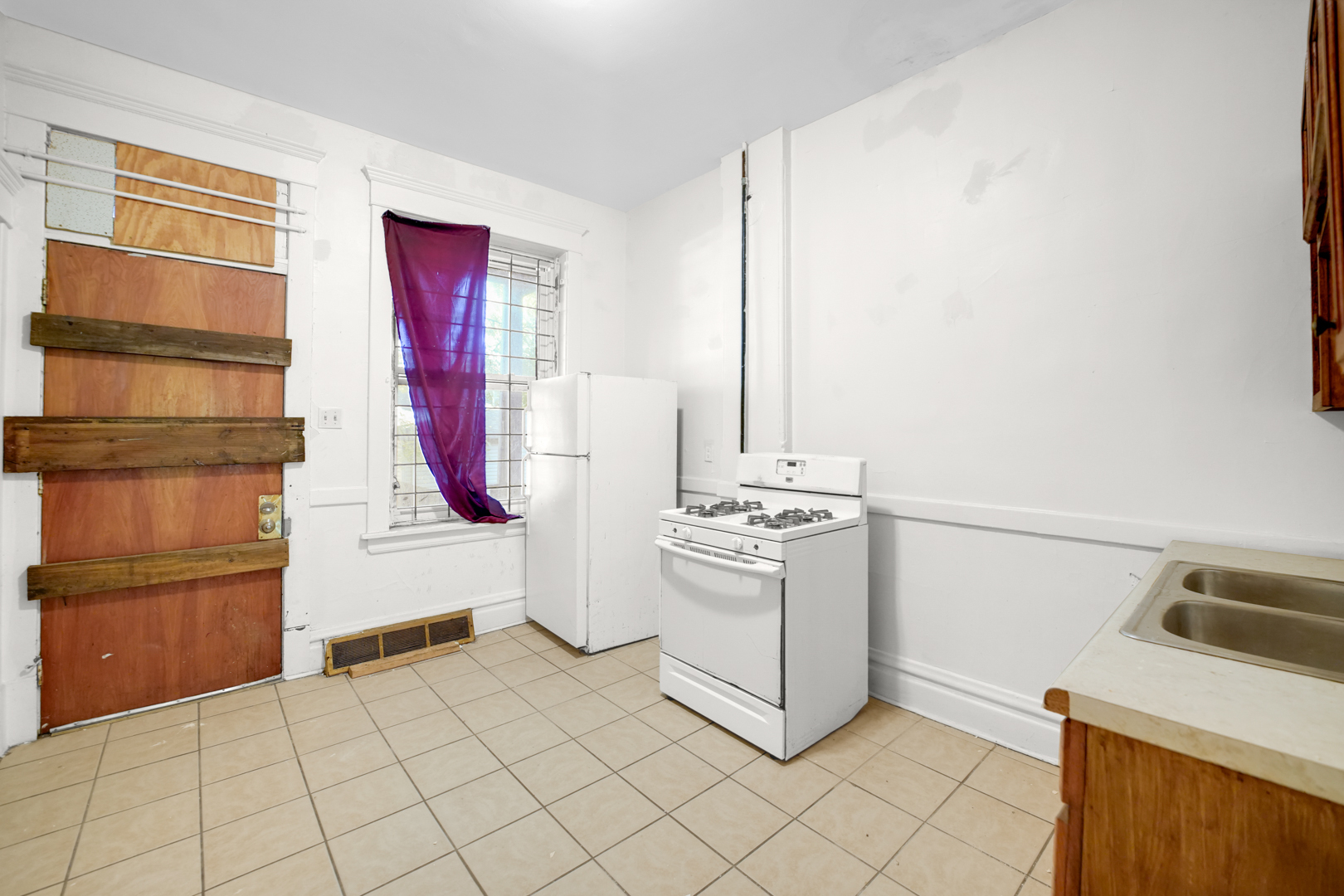 6045 S Peoria Street, Chicago, IL 60621