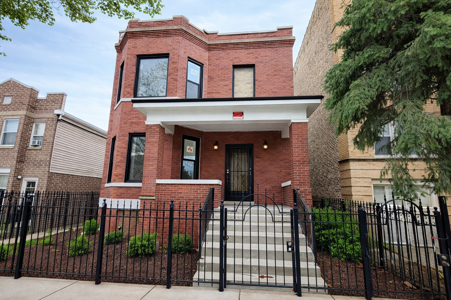 3340 W Evergreen Avenue #2F, Chicago, IL 60651