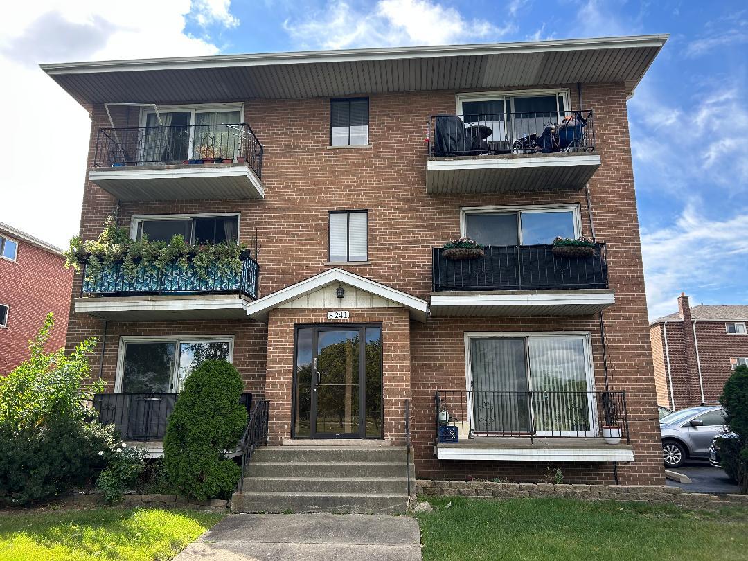 8241 W 79 Street #1E, Justice, IL 60458