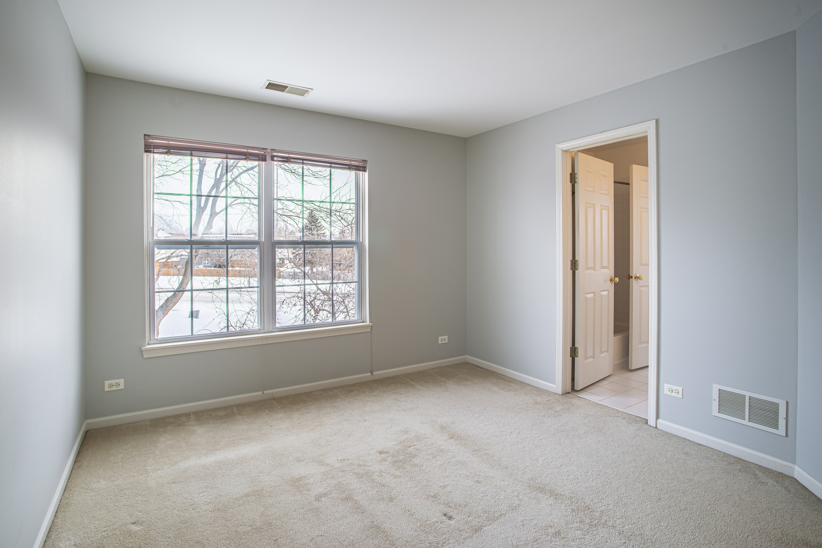 860 Amelia Court, Grayslake, IL 60030