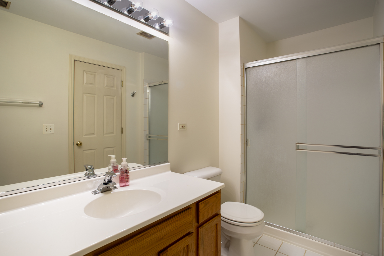 860 Amelia Court, Grayslake, IL 60030