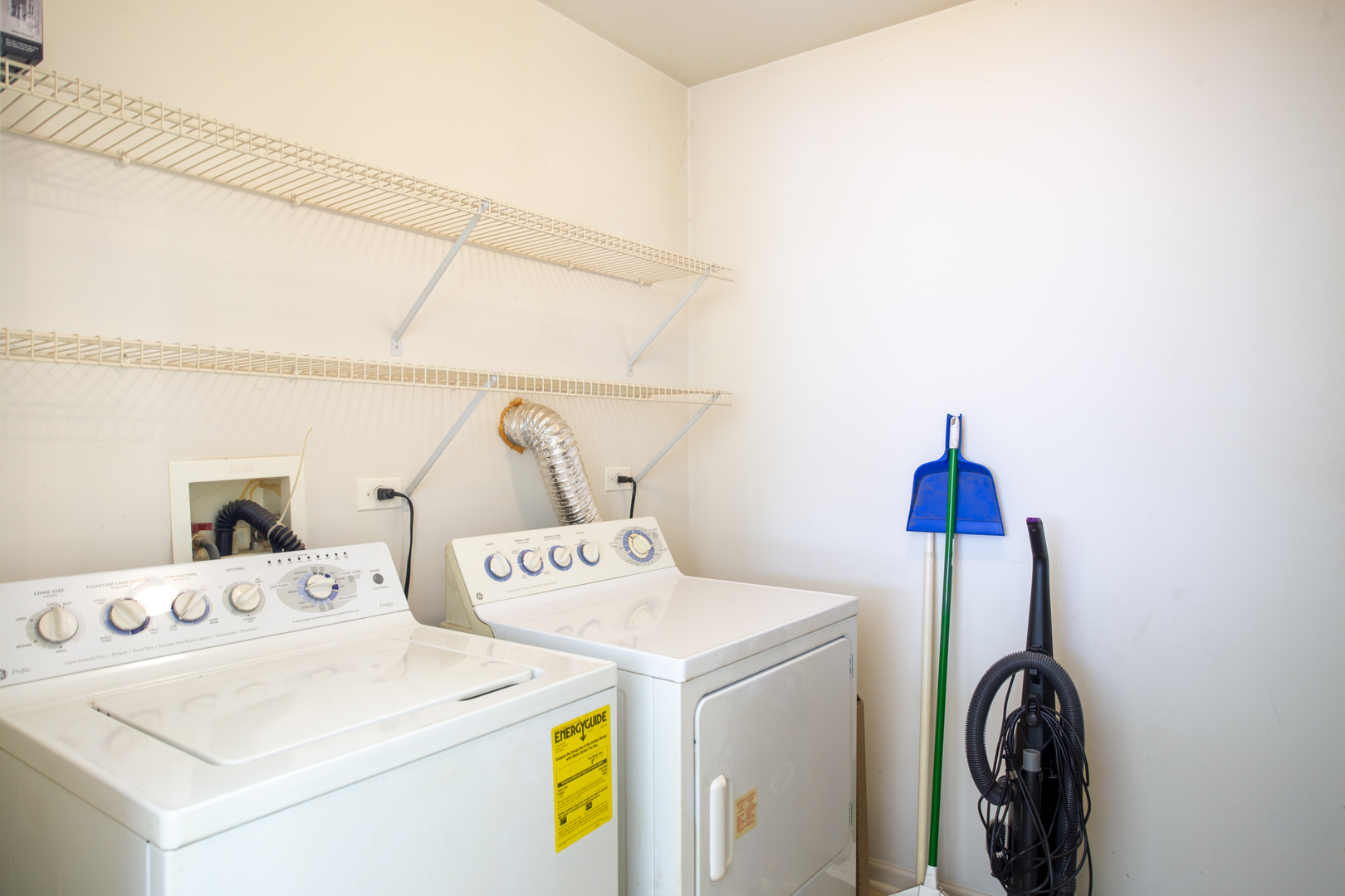 860 Amelia Court, Grayslake, IL 60030