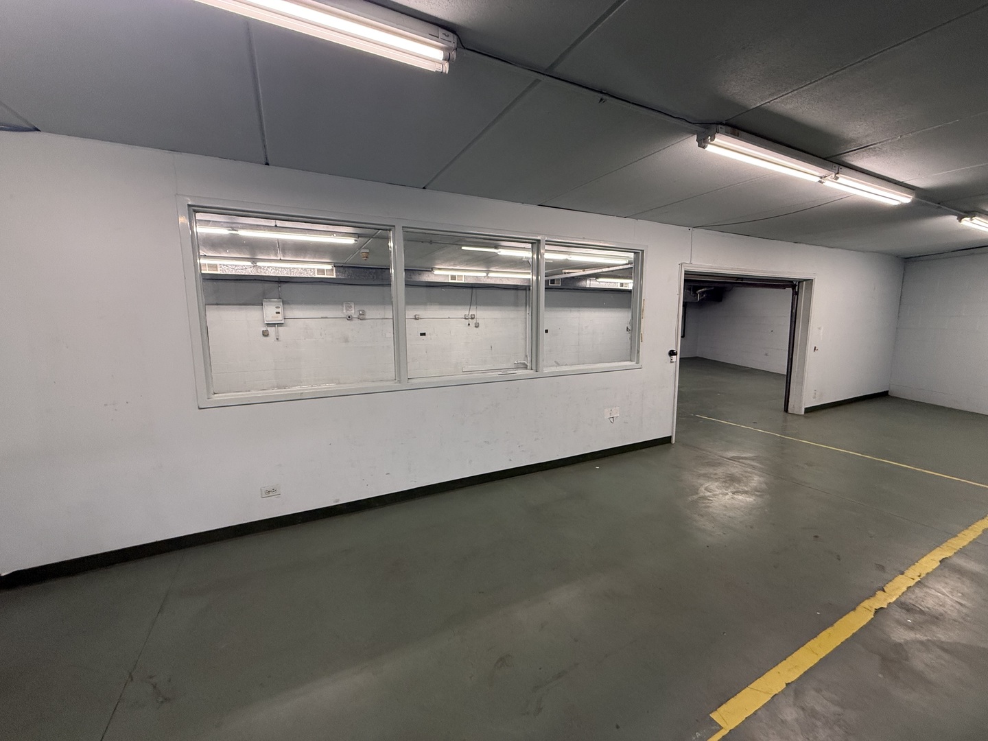 1881 Industrial Drive, Libertyville, IL 60048