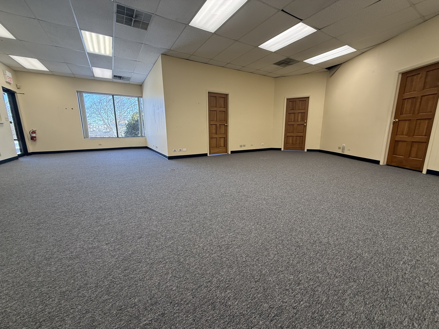 1881 Industrial Drive, Libertyville, IL 60048