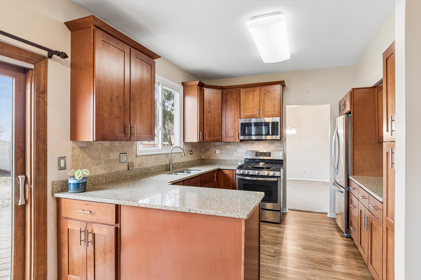 2100 Hammel Avenue, Aurora, IL 60504