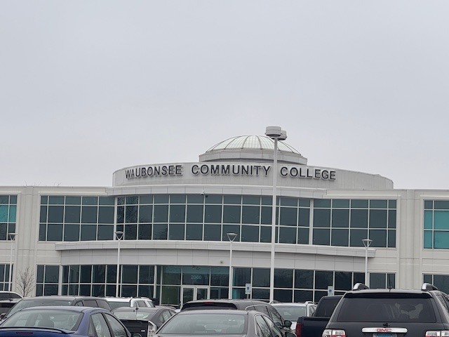 2100 Hammel Avenue, Aurora, IL 60504