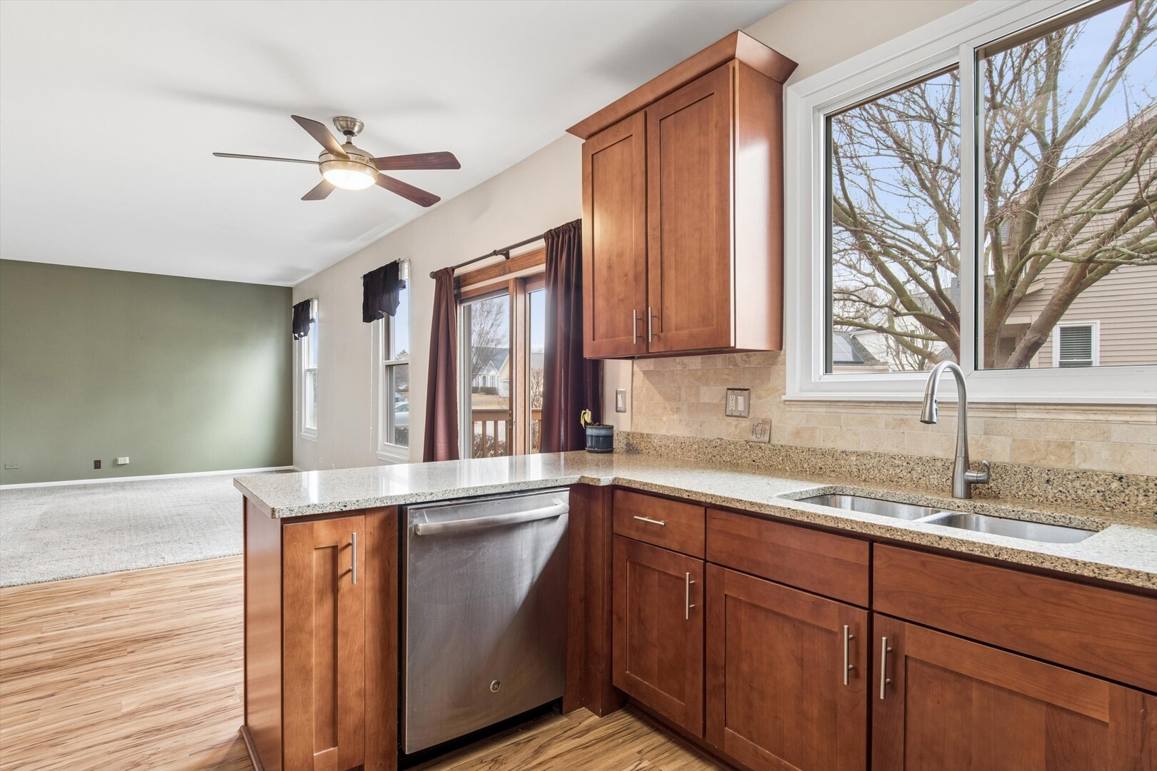 2100 Hammel Avenue, Aurora, IL 60504