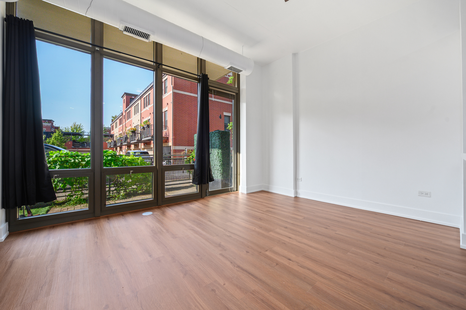 1000 N Kingsbury Street #107, Chicago, IL 60610