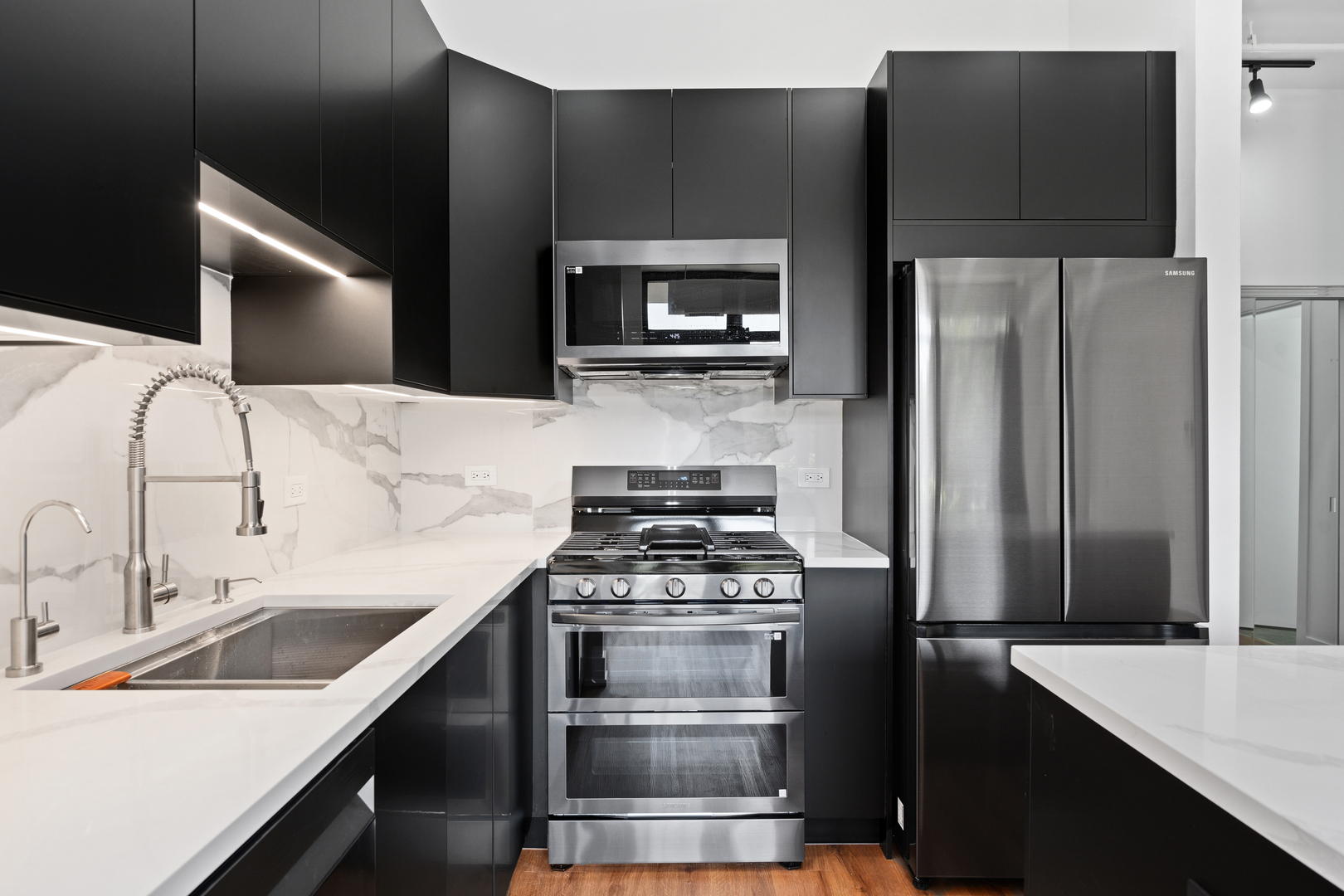 1000 N Kingsbury Street #107, Chicago, IL 60610