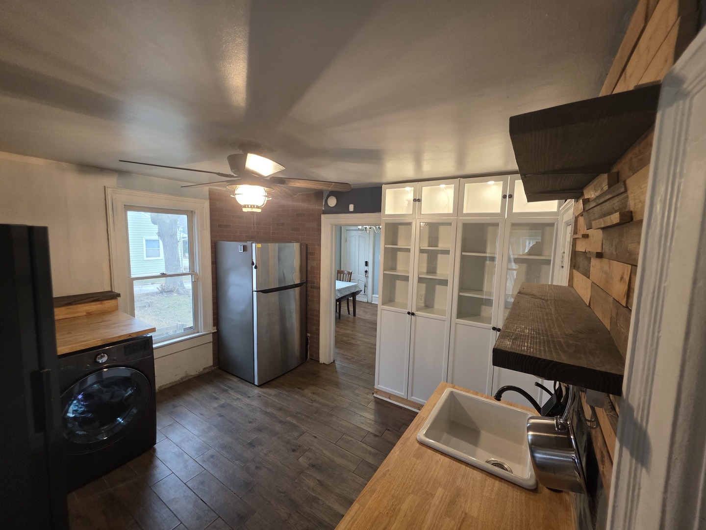 463 North Street, Elgin, IL 60120