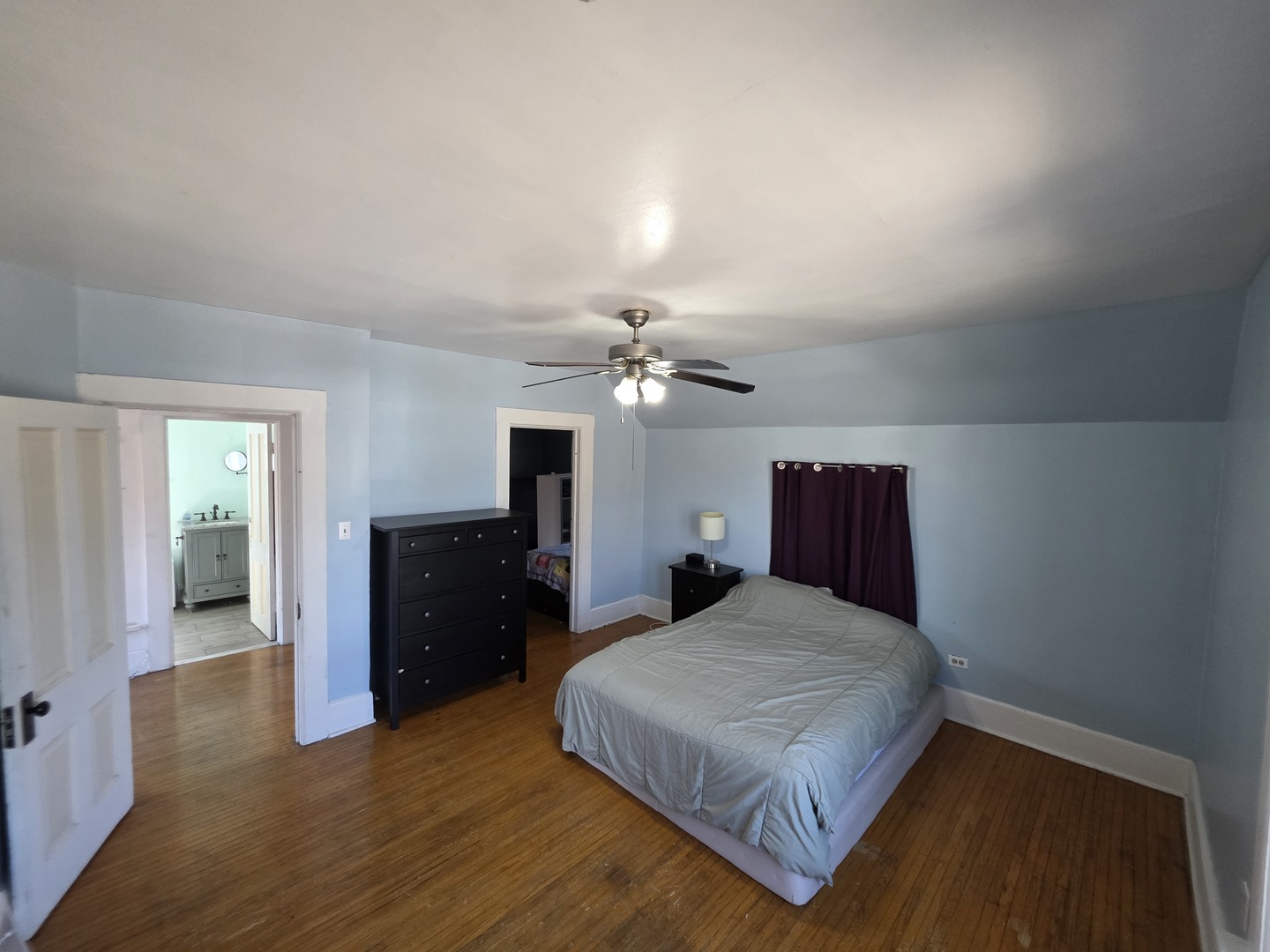 463 North Street, Elgin, IL 60120