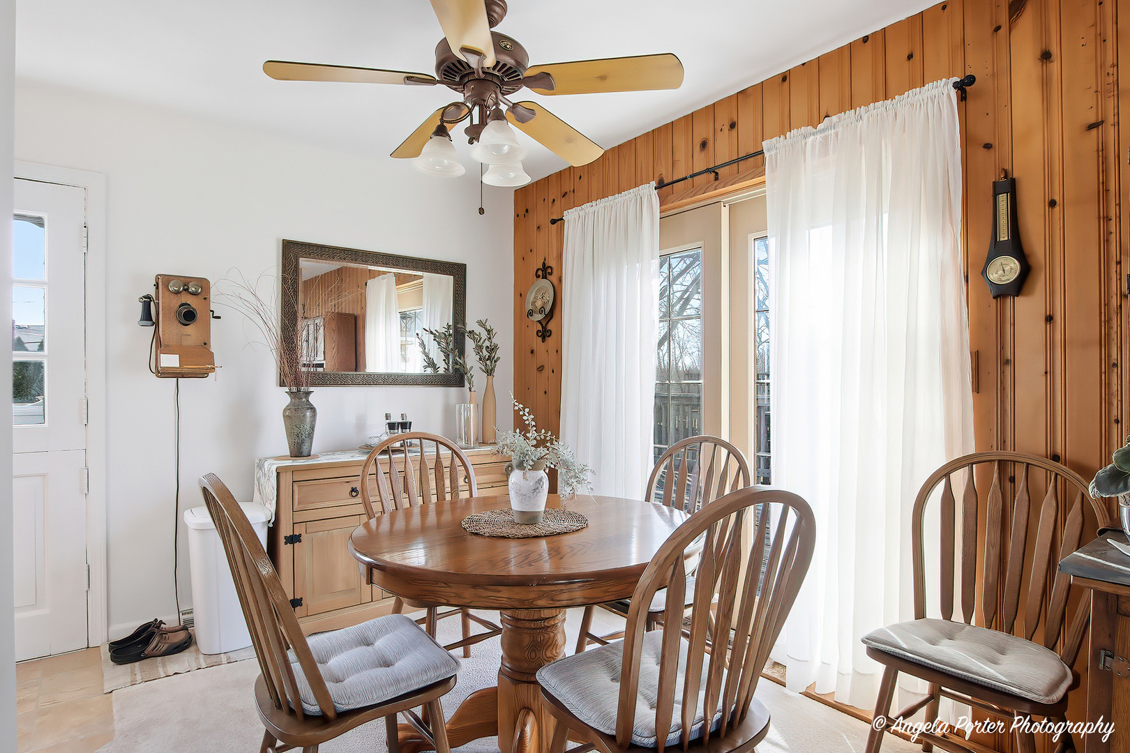 1210 S Broadway Street, McHenry, IL 60050