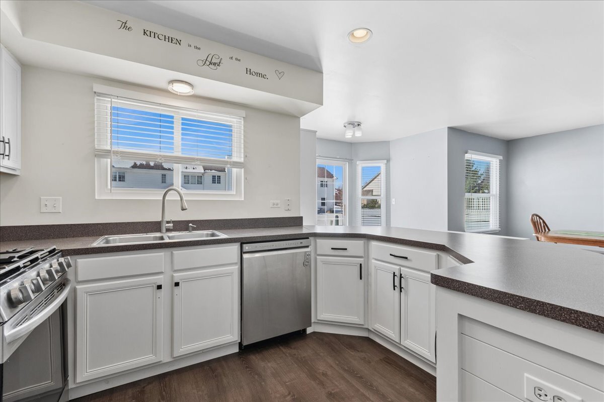 646 Aspen Drive, Romeoville, IL 60446