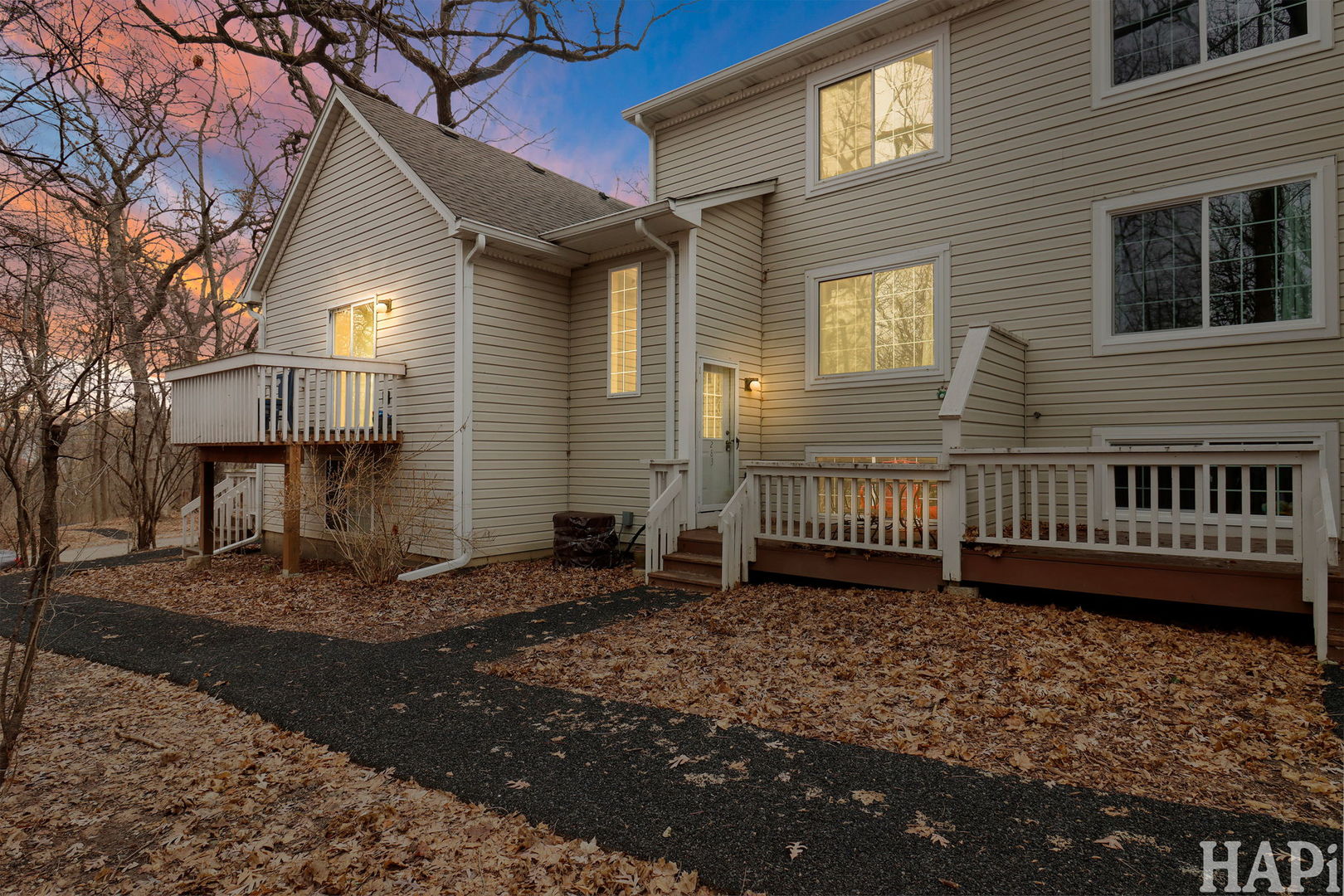 283 W Whispering Oaks Lane, Round Lake, IL 60073