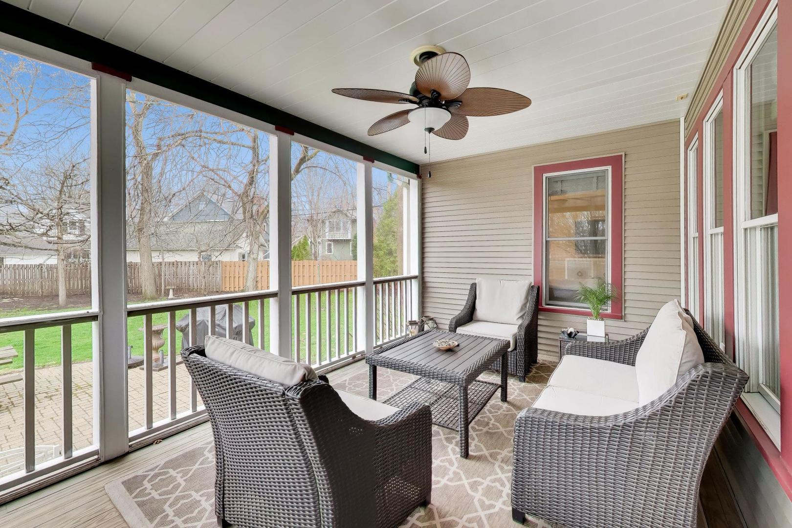 311 Brainerd Avenue, Libertyville, IL 60048