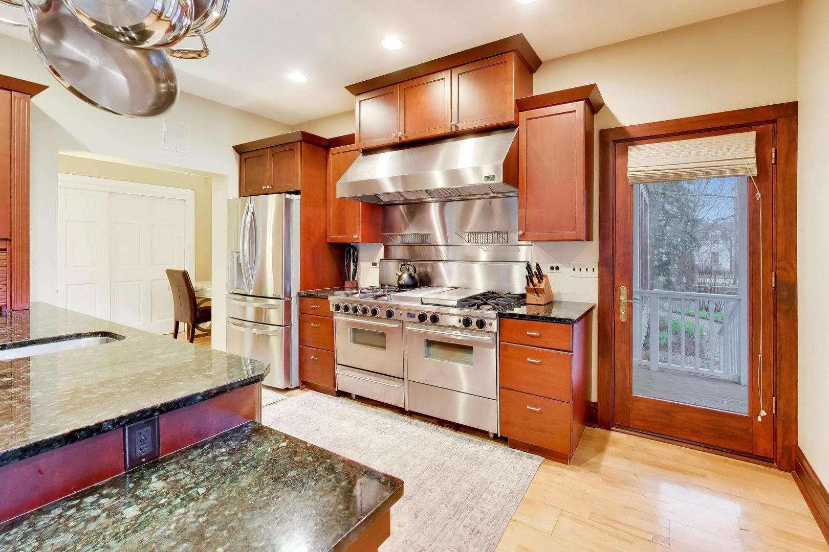 311 Brainerd Avenue, Libertyville, IL 60048