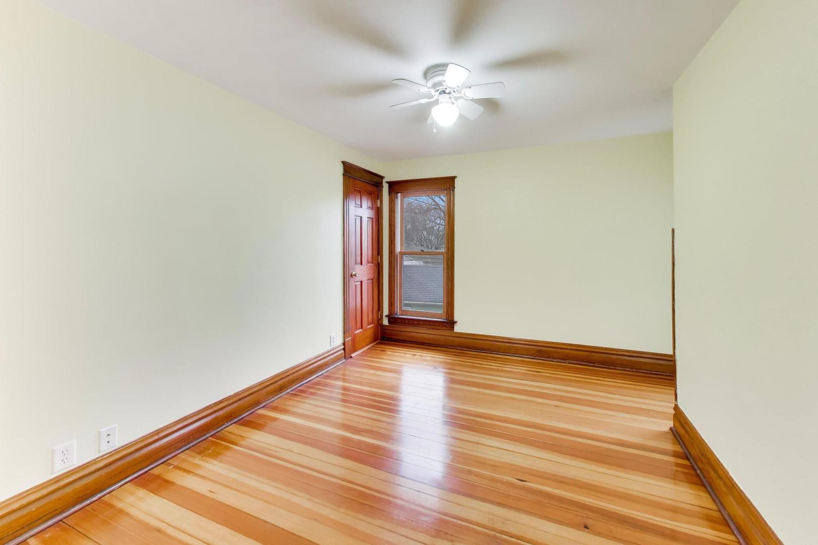 311 Brainerd Avenue, Libertyville, IL 60048