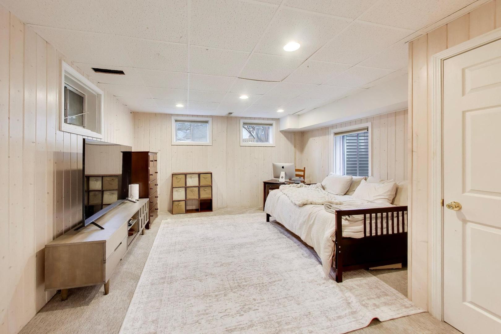 311 Brainerd Avenue, Libertyville, IL 60048