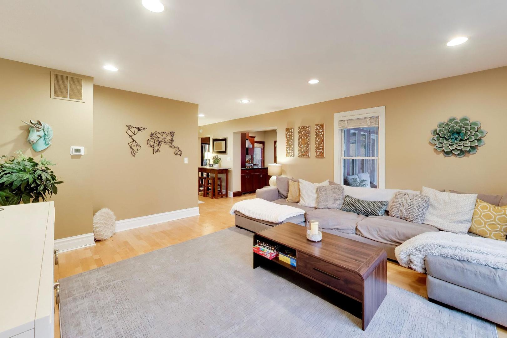 311 Brainerd Avenue, Libertyville, IL 60048