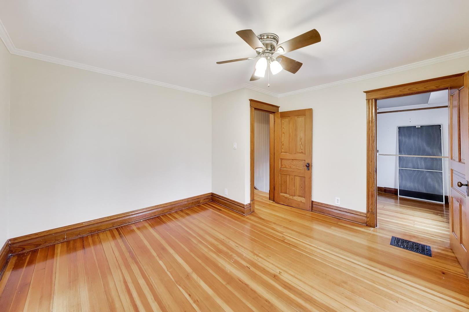 311 Brainerd Avenue, Libertyville, IL 60048