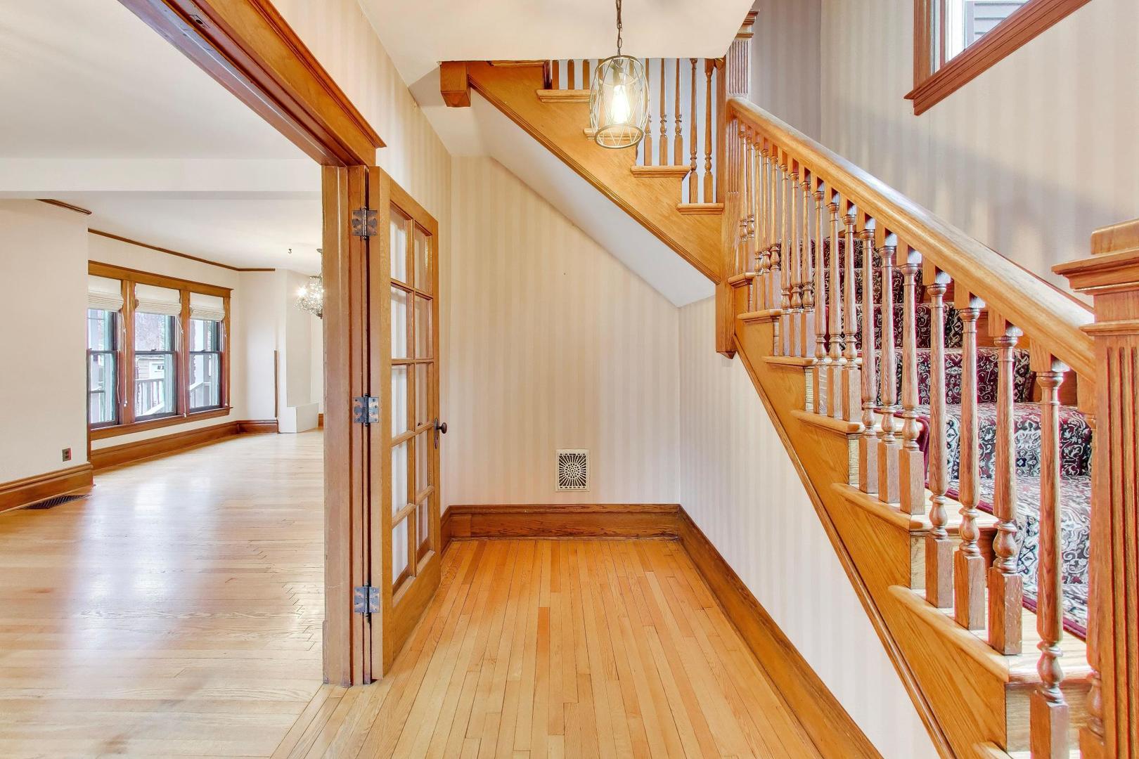 311 Brainerd Avenue, Libertyville, IL 60048