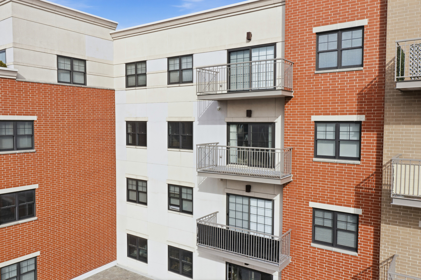 14 S Prospect Street #402, Roselle, IL 60172