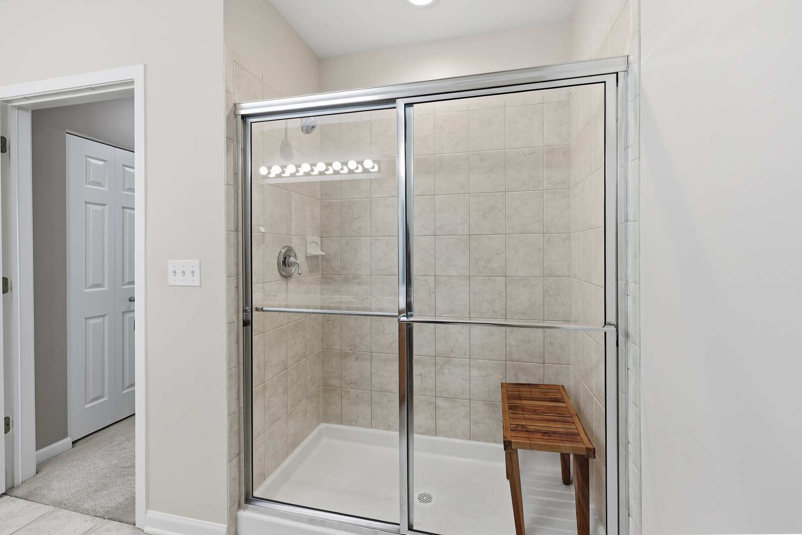 14 S Prospect Street #402, Roselle, IL 60172